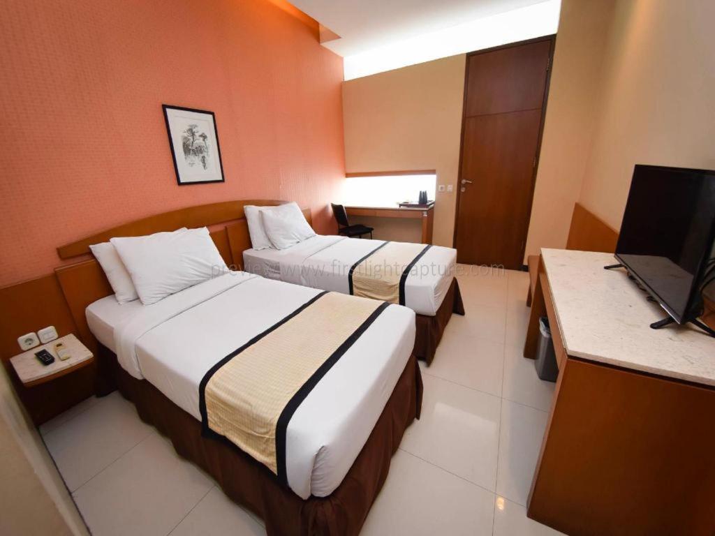 Capital O 874 Hotel Nyland Pasteur Bandung Dış mekan fotoğraf
