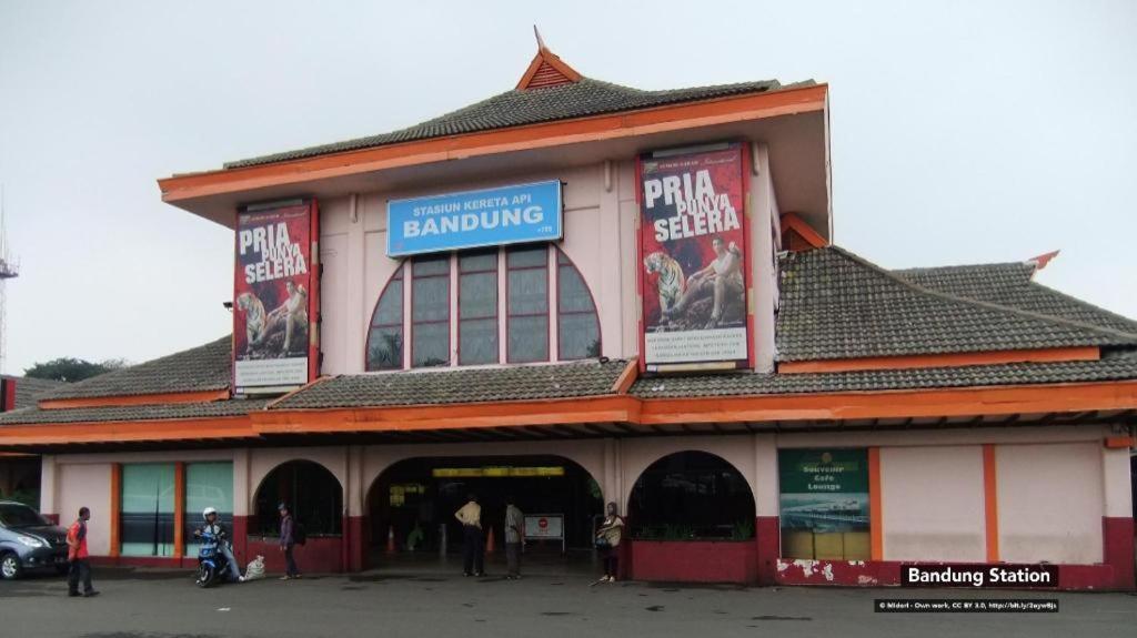 Capital O 874 Hotel Nyland Pasteur Bandung Dış mekan fotoğraf
