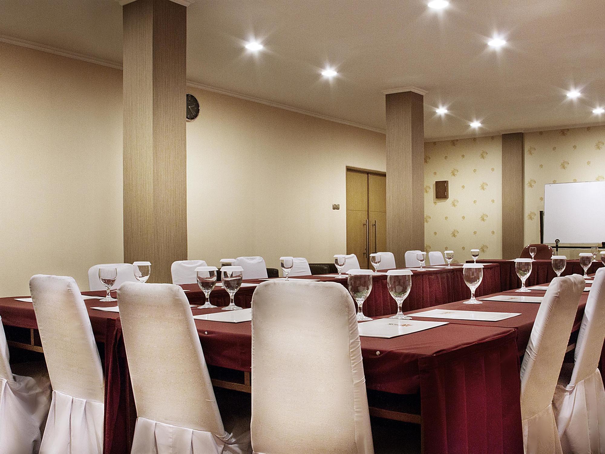 Capital O 874 Hotel Nyland Pasteur Bandung Dış mekan fotoğraf
