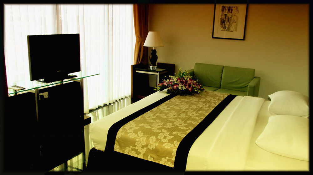 Capital O 874 Hotel Nyland Pasteur Bandung Dış mekan fotoğraf