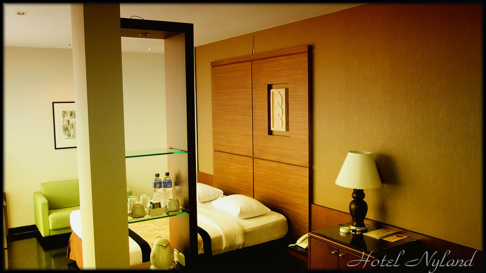 Capital O 874 Hotel Nyland Pasteur Bandung Dış mekan fotoğraf