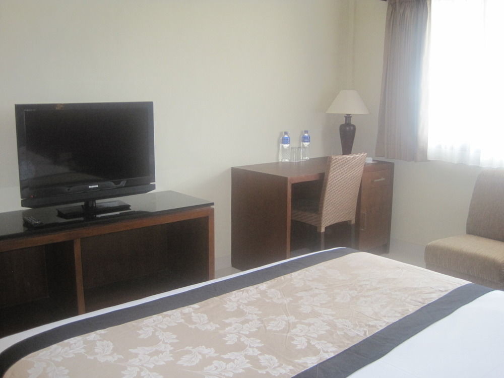 Capital O 874 Hotel Nyland Pasteur Bandung Dış mekan fotoğraf