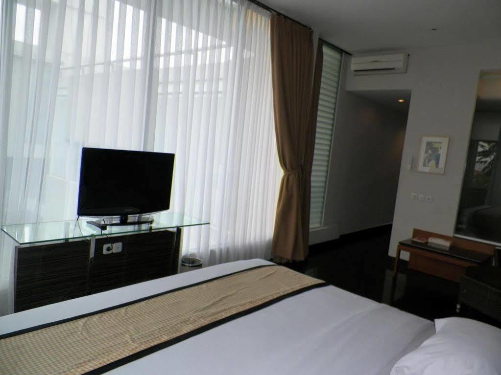 Capital O 874 Hotel Nyland Pasteur Bandung Dış mekan fotoğraf