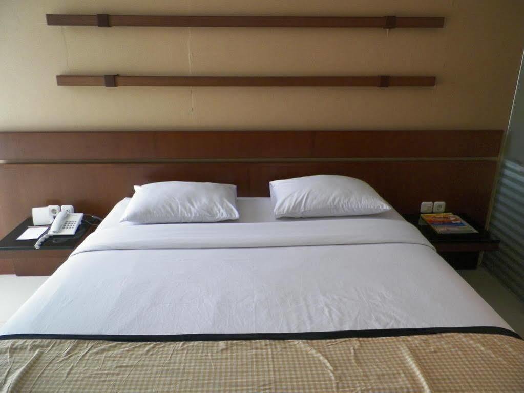 Capital O 874 Hotel Nyland Pasteur Bandung Dış mekan fotoğraf